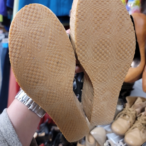 Eddie Bauer Sandals - Picture 8 of 8